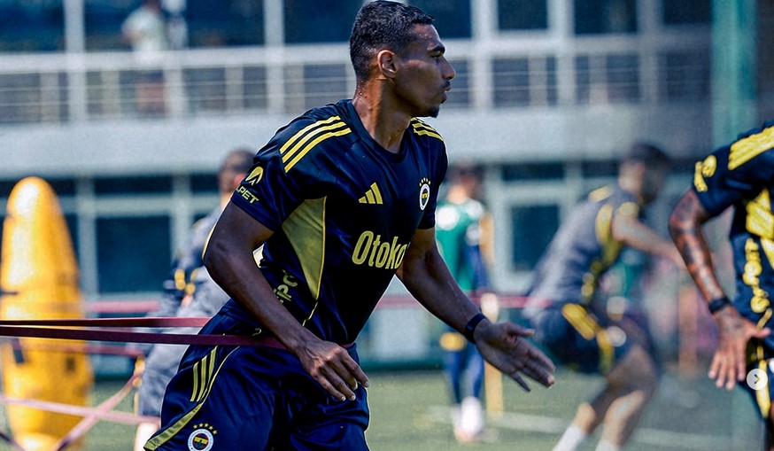 Alexander Djiku, le défenseur clé de Fenerbahçe, est dans le viseur de Lille