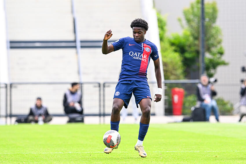 Quentin Ndjantou : L’ailier franco-camerounais signe son premier contrat professionnel avec le Paris Saint-Germain