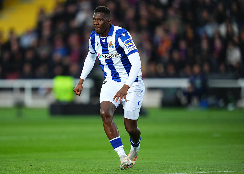 Le Paris FC s’offre Hamari Traoré : Un renfort expérimenté pour la Ligue 1