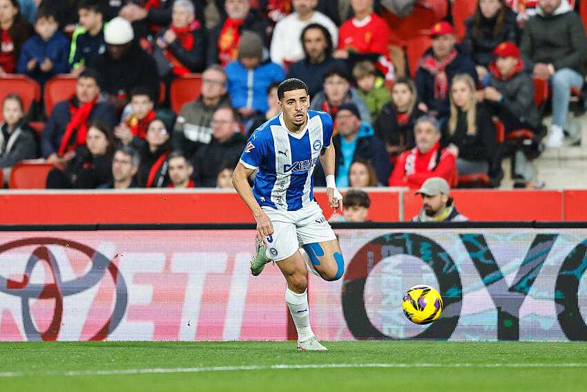Le défenseur marocain Abdel Abqar doit choisir entre l’Espagne et l’Arabie saoudite