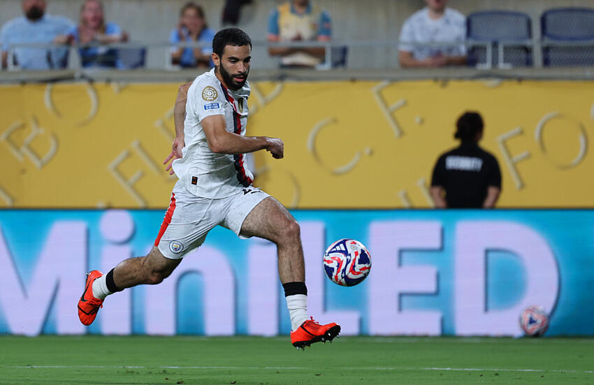 Transfert Officiel : Rayan Aït-Nouri, nouvelle recrue de Manchester City ! Les Citizens frappent fort avec l’international algérien