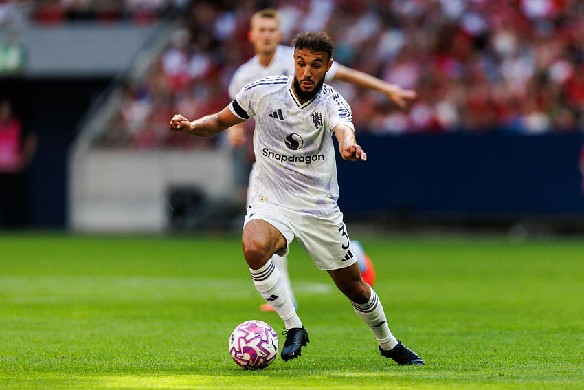 Noussair Mazraoui : Le Marocain s’impose comme un pilier incontournable à Manchester United