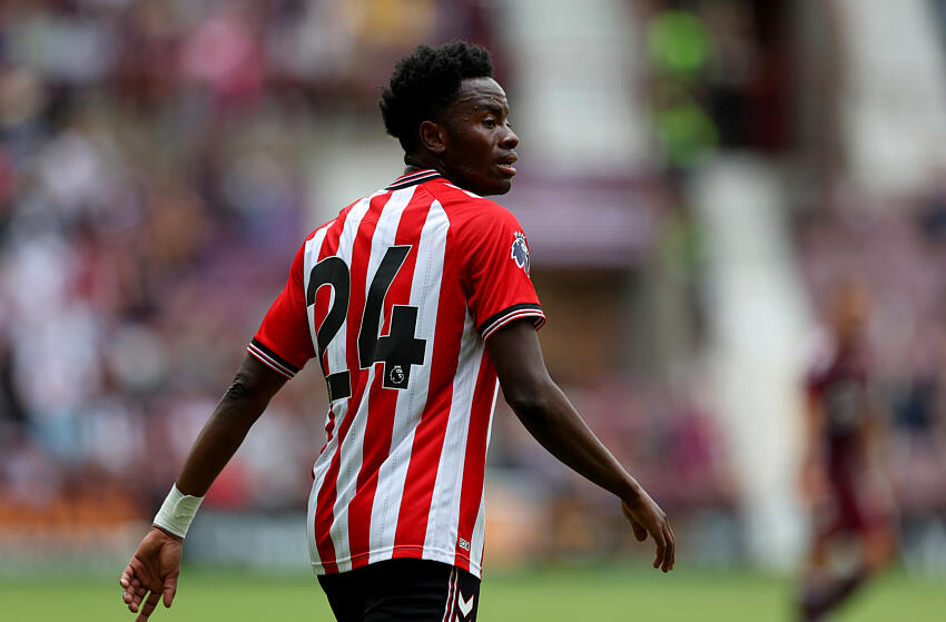Simon Adingra à Sunderland : un nouveau départ prometteur pour l’ailier ivoirien en Premier League