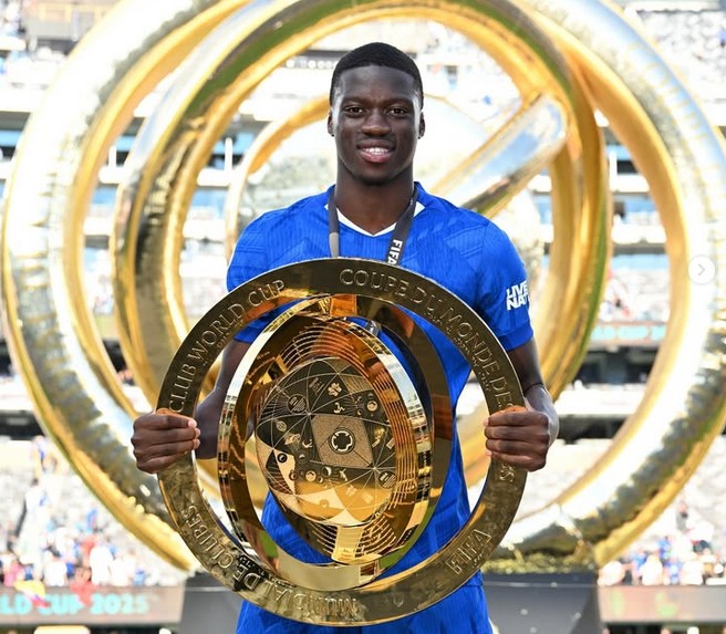 Mamadou Sarr à Chelsea : Des ambitions londoniennes ou un retour à Strasbourg ?