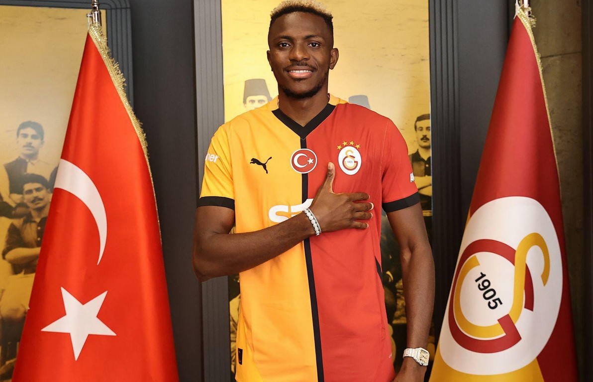 Manchester United frappe fort : échange XXL pour Victor Osimhen avec Naples