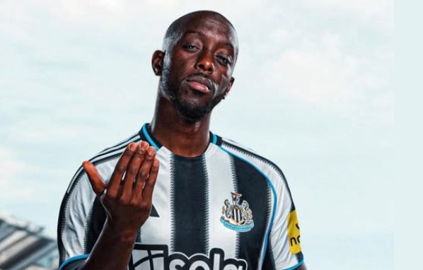 Yoane Wissa prêt à quitter Brentford : Newcastle et Tottenham en lice pour l’attaquant congolais