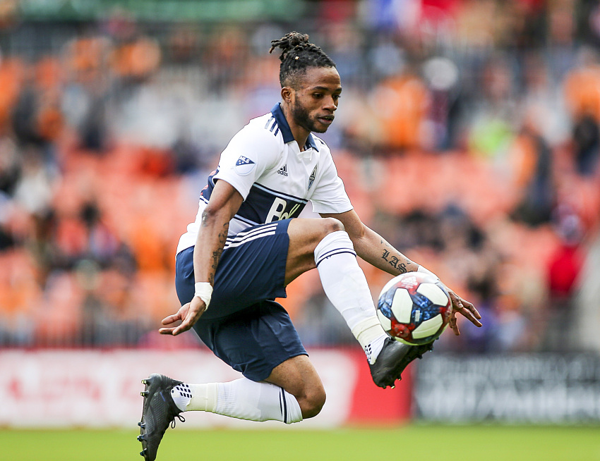 MC Alger s’offre le talent guinéen Alhassane Bangoura, une recrue prometteuse