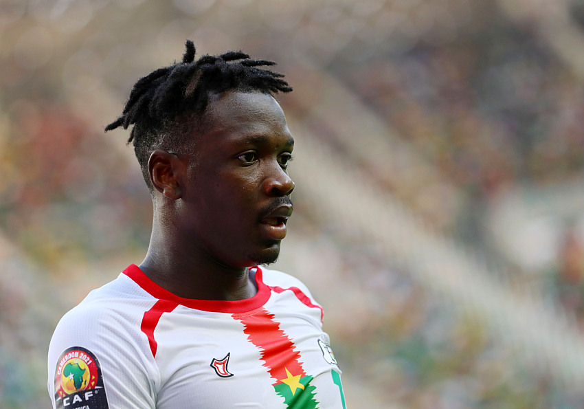 Eric Traoré rempile en Égypte : Ismaily SC renouvelle sa confiance au milieu burkinabè !