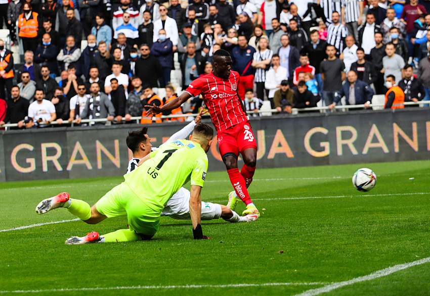 Alassane Ndao proche de prolonger son contrat à Konyaspor : un transfert stratégique pour le football sénégalais