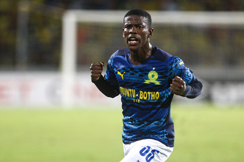 Transfert choc et actualités brûlantes : Neo Maema en route pour Simba SC, la scène africaine s’embrase ce 15 août 2025