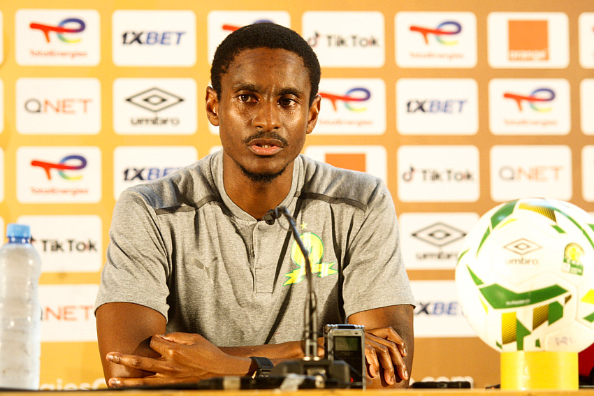 Rulani Mokwena impressionne déjà à MC Alger : une arrivée qui dynamise le champion algérien