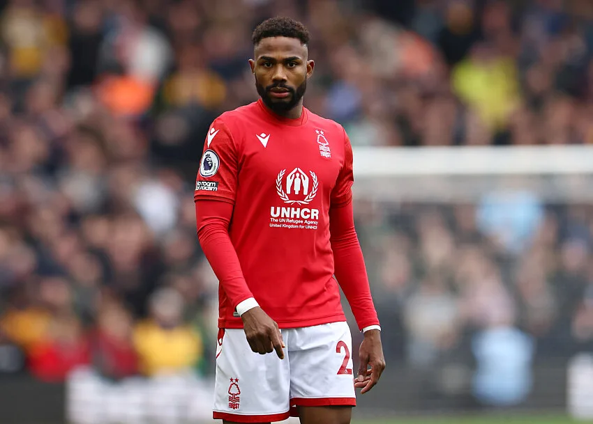 Emmanuel Dennis quitte Nottingham Forest : un nouveau départ pour l’attaquant nigérian
