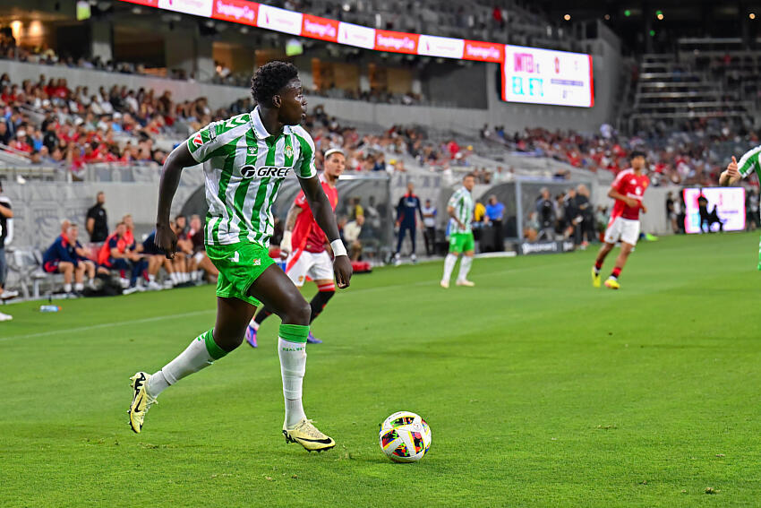 Nobel Mendy signe au Rayo Vallecano : une nouvelle aventure pour le défenseur sénégalais