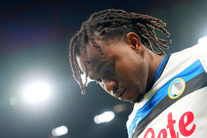 Lookman, star de l’Atalanta Bergame, absent face au PSG en Ligue des champions : un clash en suspens