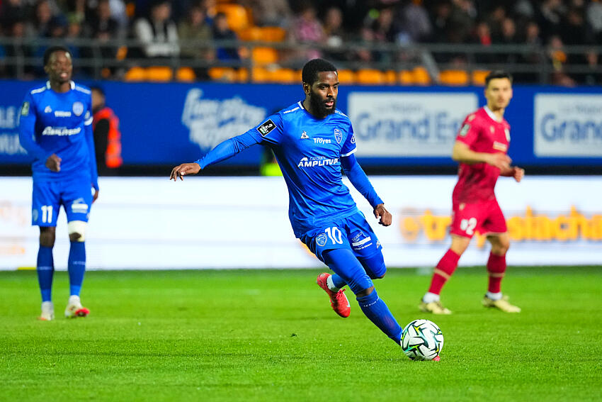 Youssouf M’Changama : Le capitaine des Comores entre espoirs et défis pour 2025