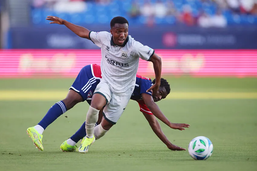 Tsiki Ntsabeleng prêté aux Mamelodi Sundowns : un transfert clé en Afrique du Sud