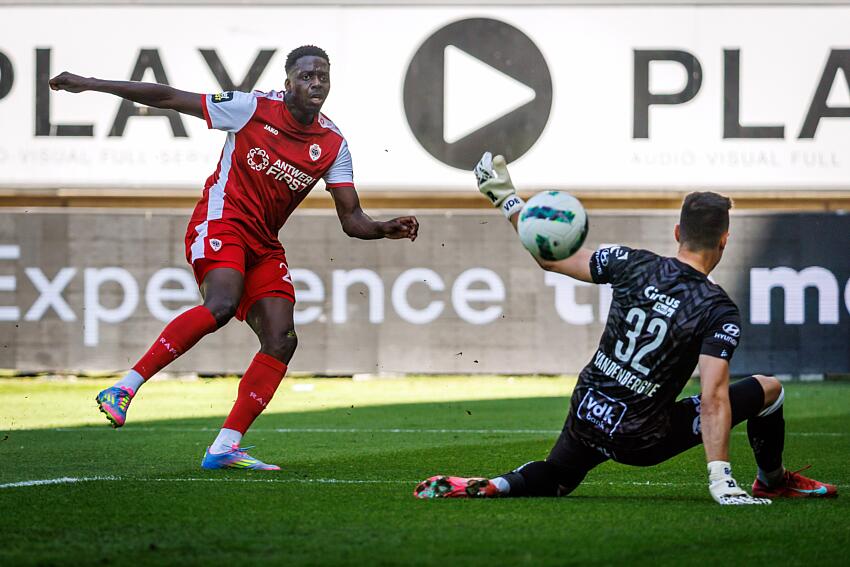 Mohamed Bayo face à un avenir incertain malgré l’accord Lille-Al Feiha