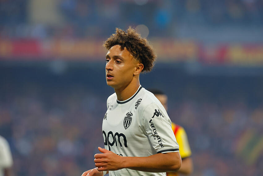 Eliesse Ben Seghir : L’AS Monaco fixe un prix élevé face aux intérêts européens en 2025