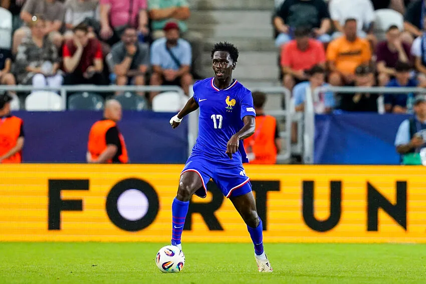 Officiel : Soungoutou Magassa, le milieu franco-malien, rejoint West Ham en ce 29 août 2025