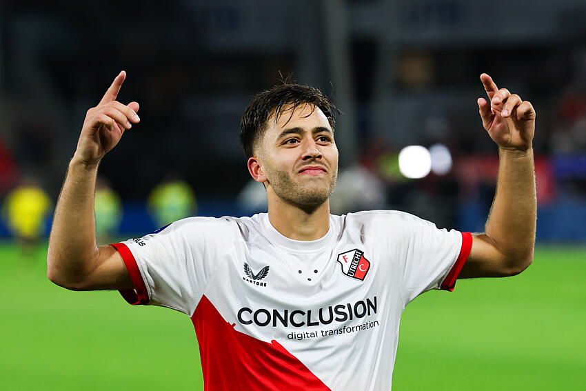 Actualité brûlante : Souffian El Karouani illumine l’Eredivisie et relance son avenir en moins de 24h