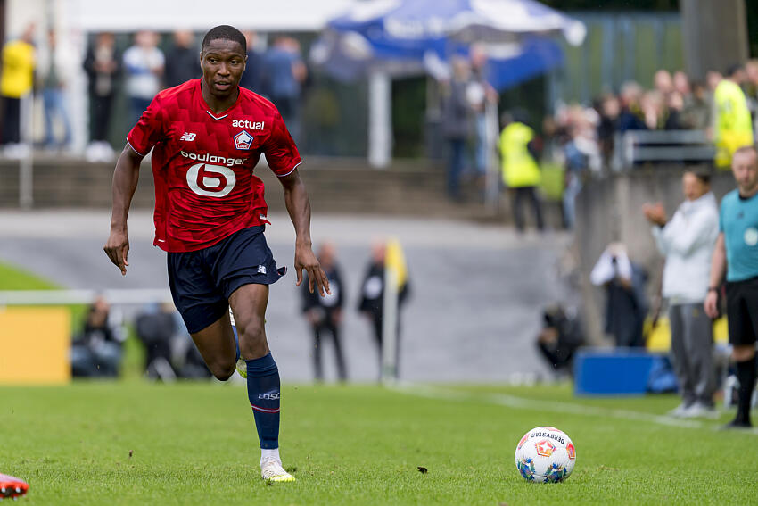 L’info mercato du jour : Bafodé Diakité officialisé à Bournemouth, une signature majeure pour le défenseur franco-guinéen