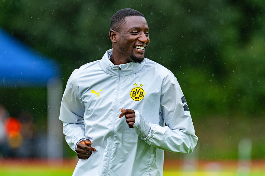 Serhou Guirassy 2025 : L’attaquant guinéen brille avec Dortmund et lance une association humanitaire