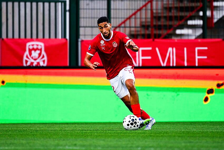 Nassim Titebah : Le latéral droit technique renforce la défense du FC Rouen 1899