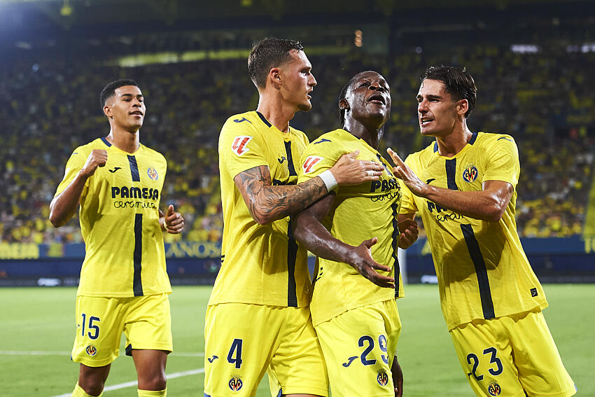 Villarreal frappe fort : Gueye et Etta Eyong dominent Real Oviedo