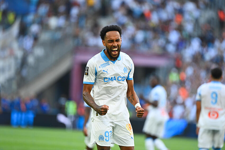 Aubameyang at the Heart of the Electric Atmosphere of the Vélodrome: When the Stadium Becomes a True Cauldron