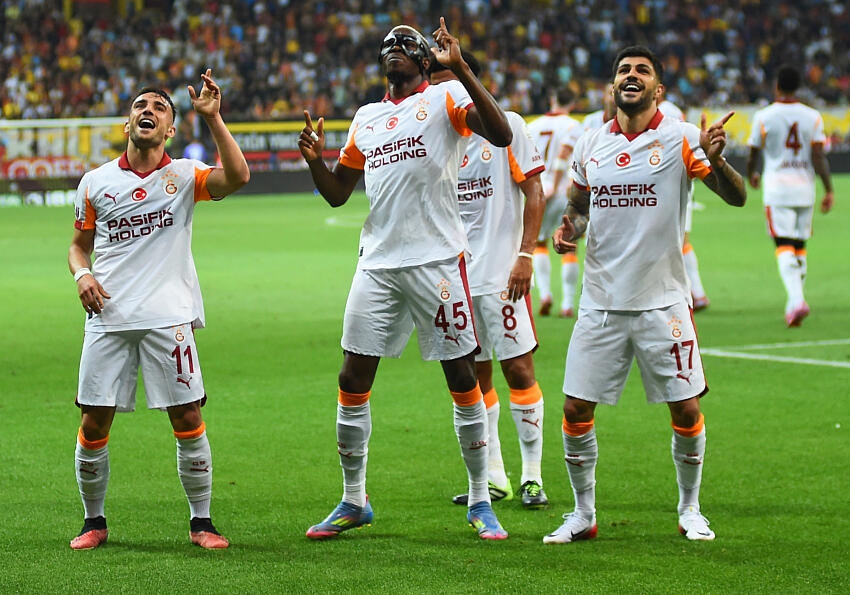 Victor Osimhen signe un transfert record à Galatasaray ce 28 août 2025