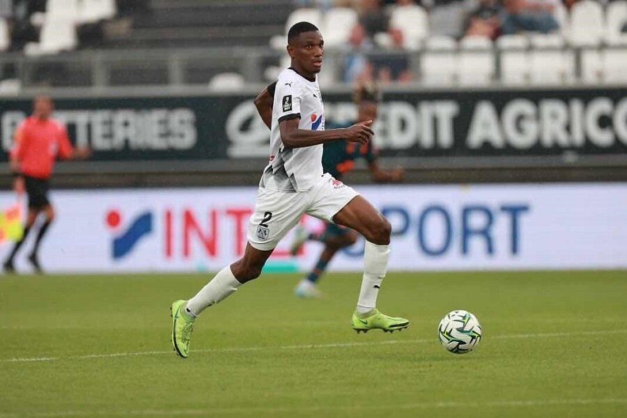 Mamadou Fofana rejoint le FC Blau-Weiss Linz : un nouveau défi pour le milieu malien