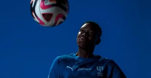 Asisat Oshoala quitte Bay FC pour Al Hilal : un transfert marquant dans le football africain