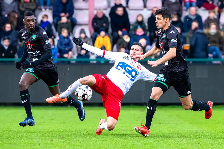 Larry Azouni : Un passage contrasté à l’Espérance Tunis avant un nouveau défi aux Émirats