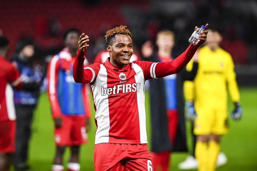 Victor Udoh, l’ailier nigérian, résilie son contrat avec Southampton et ouvre un nouveau chapitre