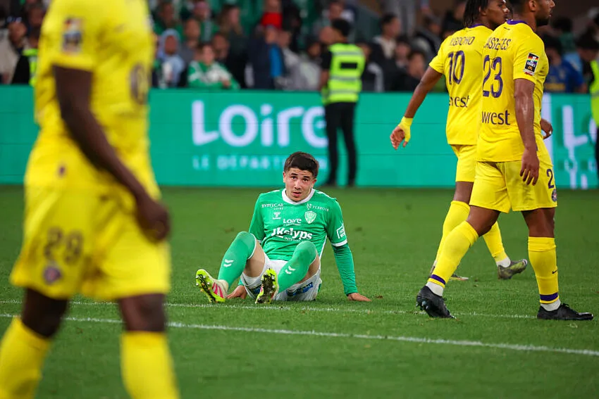 Officiel : Benjamin Bouchouari rejoint Trabzonspor ce 5 septembre 2025