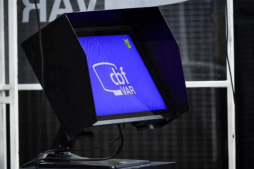 Ligue 1 Mobilis 2025-2026 : La VAR généralisée pour une révolution arbitrale