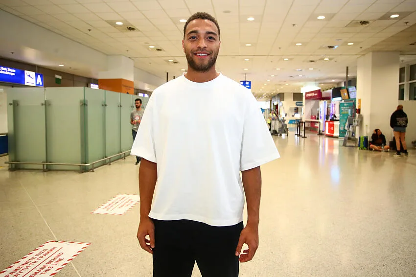 Cyriel Dessers officialisé à Panathinaikos : un transfert clé pour le striker nigérian