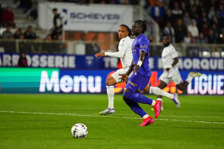 Auxerre puni après l’erreur de Salisu, mais Monaco repart vainqueur