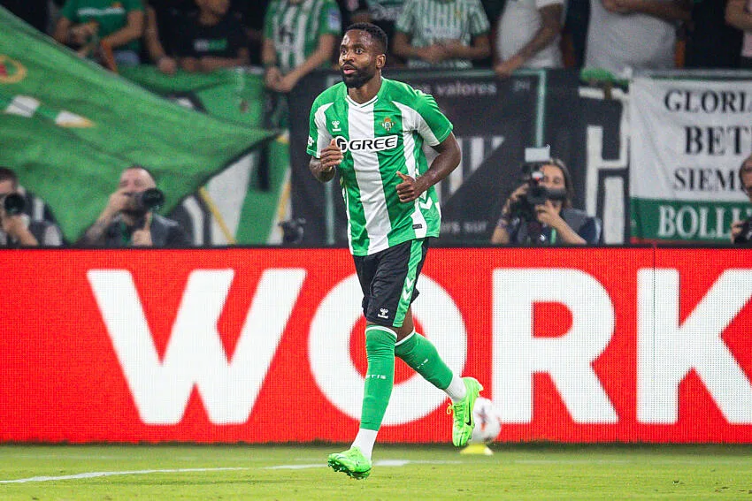 Cédric Bakambu : Vers une prolongation au Real Betis après des débuts prometteurs en Liga 2025-2026