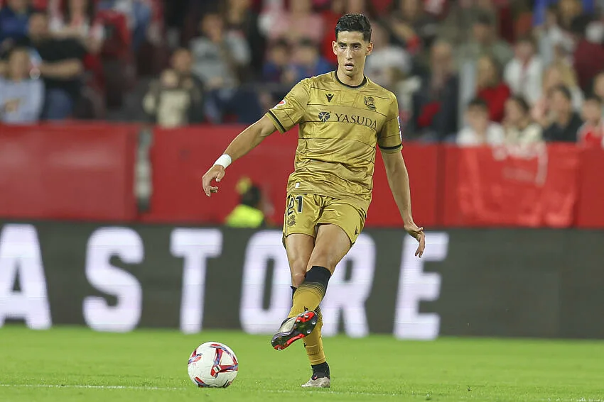 Nayef Aguerd s’engage à Marseille : un transfert majeur pour le défenseur marocain